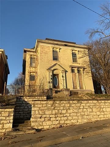 1st image of 1021 Sylvanie St