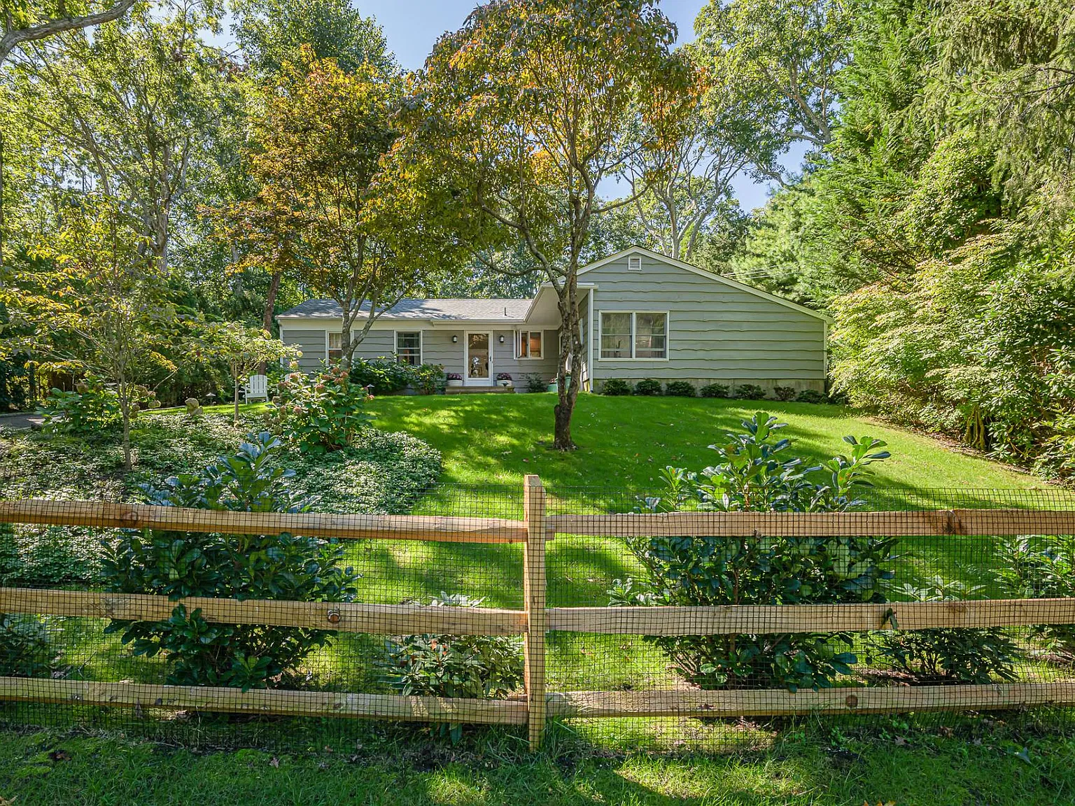 Perfect Cottage Charm Down by the Beach — Photo 1