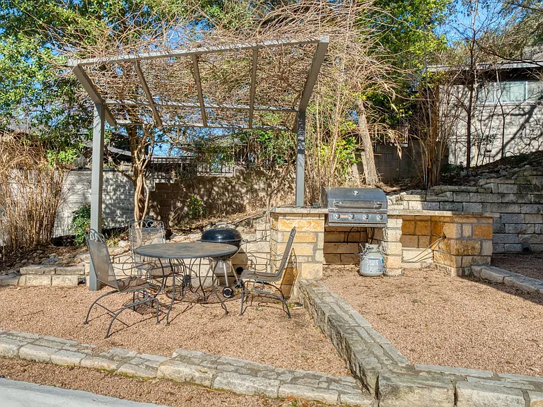 2205 N Lamar Blvd #321 — Photo 36