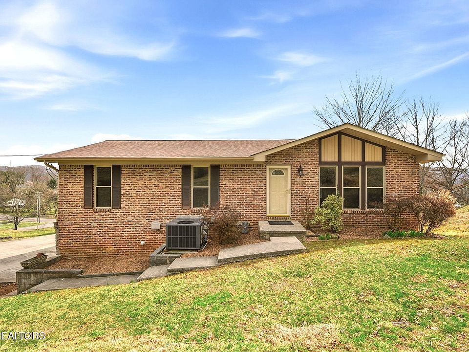 1st image of 103 Middlebury Rd