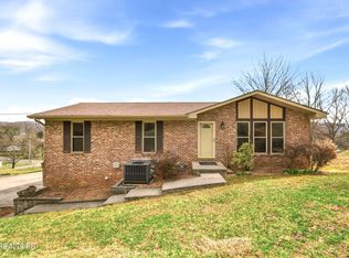 103 Middlebury Rd, Oak Ridge, TN 37830