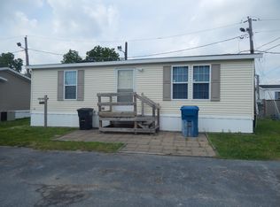 2005 139th St TRLR 137, Blue Island, IL 60406