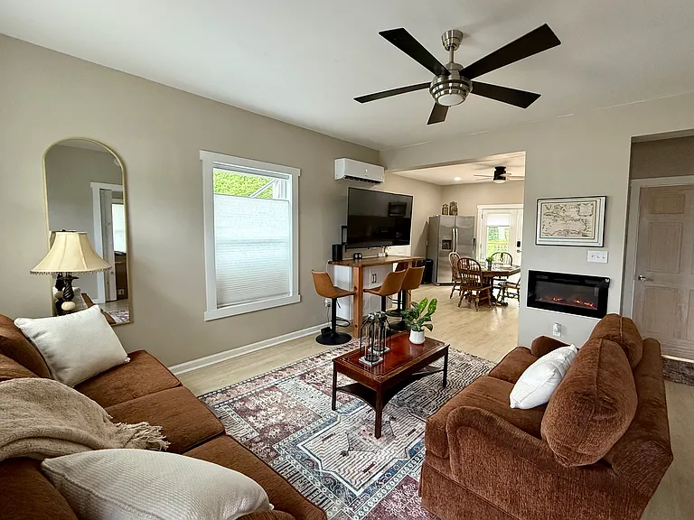 101 Moberly Ave #2 — Photo 1
