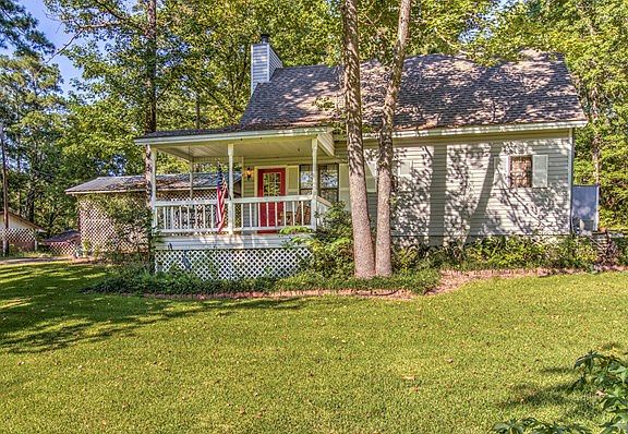 3rd image of 212 Shady Ln