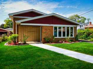 9932 S Buell Ct, Oak Lawn, IL 60453
