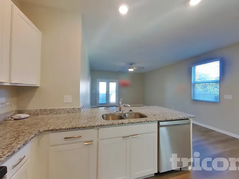 338 Victory Cir — Photo 6