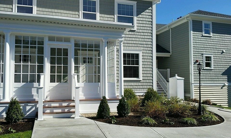 1st image of 137 Court St Unit 3