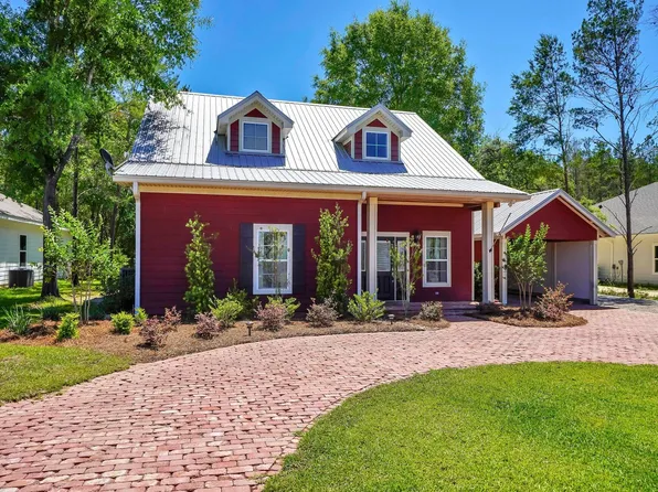132 Hammock Oaks Blvd, Freeport, FL 32439