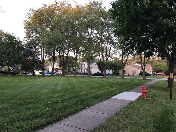5th image of 6870 Center Ave