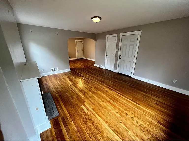 65 N Brinker Ave — Photo 7