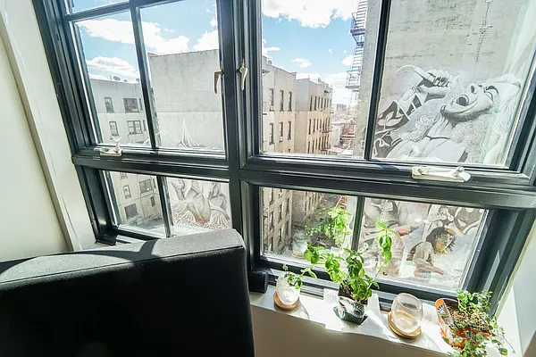 Rented by Manhattan Management LLC | media 66