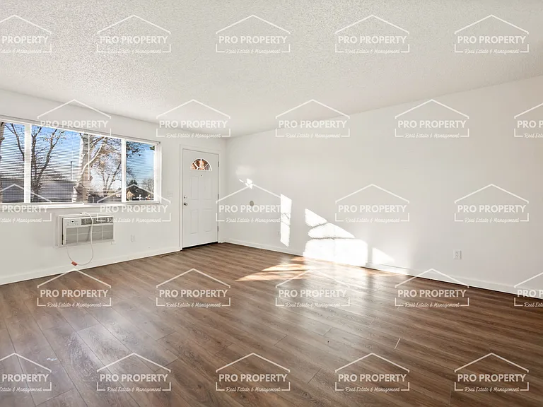 3017 Maryland Pl — Photo 3