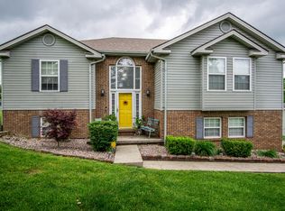 141 Woods Point Dr, Berea, KY 40403