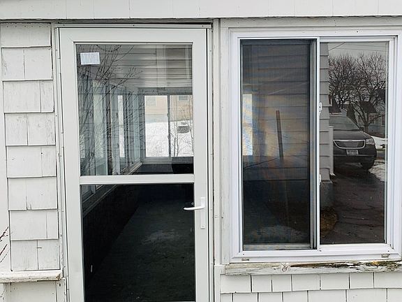 5th image of 212 Chapman Pl