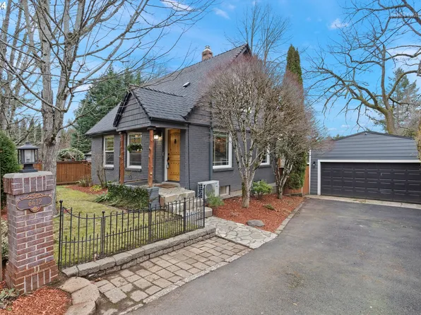6612 SW Canyon Ln, Portland, OR 97225