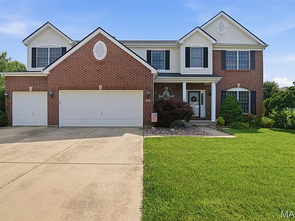 2nd image of 207 Knollhaven Trl