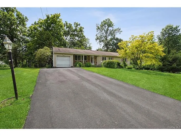 25 Jill Dr photo 1