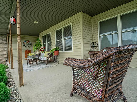 4th image of 10836 Manor Dr