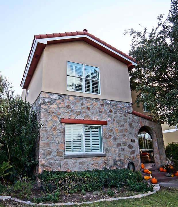 1st image of 818 McKelligon Dr