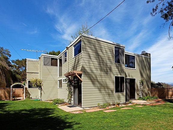 Huge Fenced Backyard