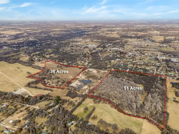 1620 W Timberlake St #C, Azle, TX 76020