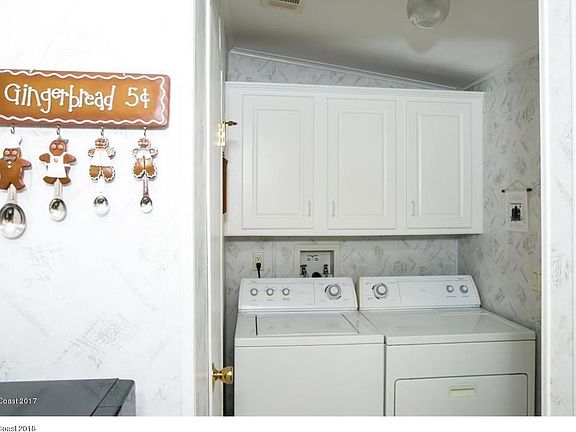 4th image of 575 Dolphin Cir