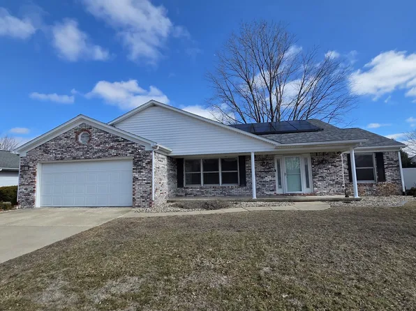 610 Sherwood Dr, Saint Joseph, IL 61873