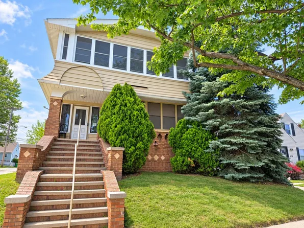 4878 E 93rd St, Garfield Heights, OH 44125