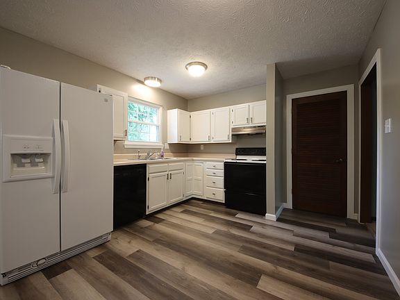 3rd image of 6847 Kellum Dr