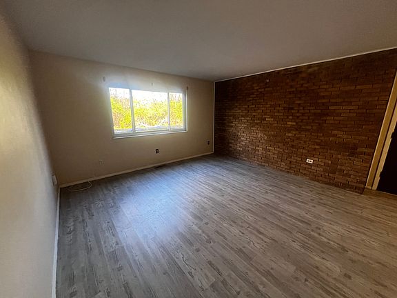 2nd image of 1011 Erbe Ave APT 4