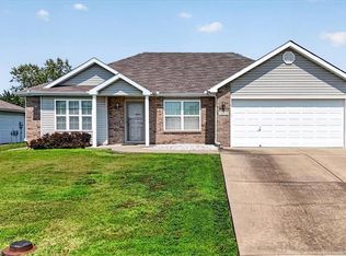 1104 Carlisle Dr, Raymore, MO 64083