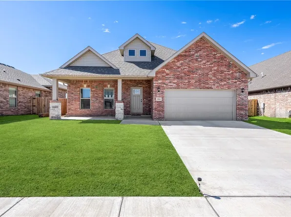 2041 Tallgrass Ter, Centerton, AR 72719