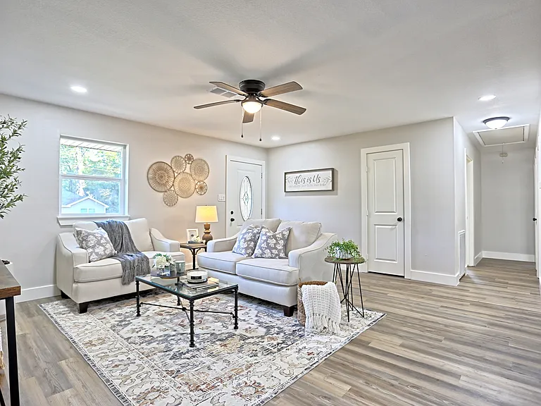 704 Natchez River Cir — Photo 33