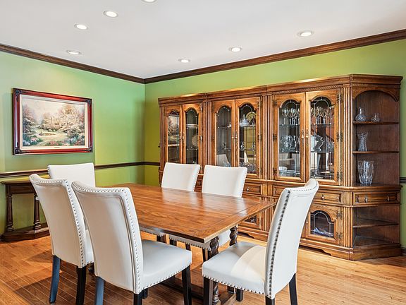 3rd image of 6487 Bannister Ct