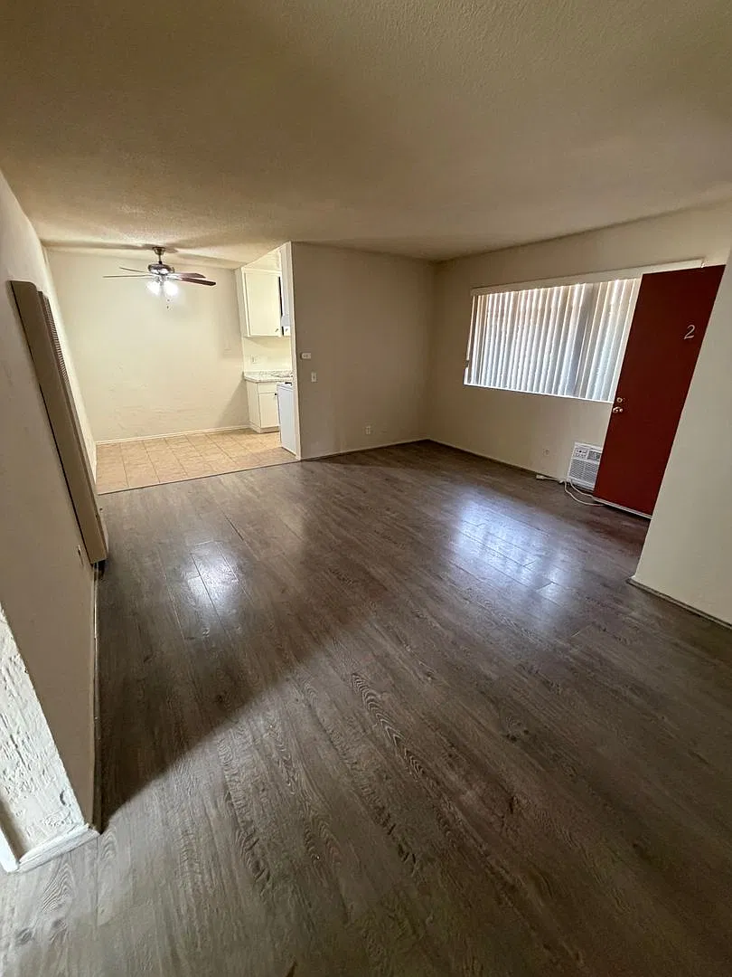 Kittridge Apts 106 — Photo 2