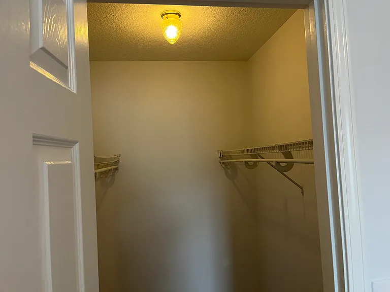 208 Red Bud Ct — Photo 15