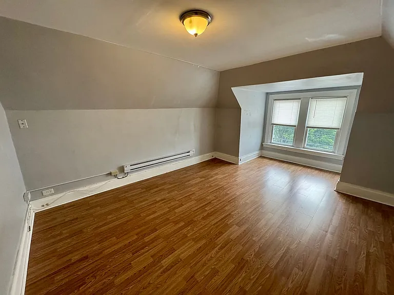 1810 Brownsville Rd — Photo 51