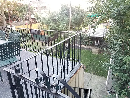 Rented by NYLA Realty | media 7