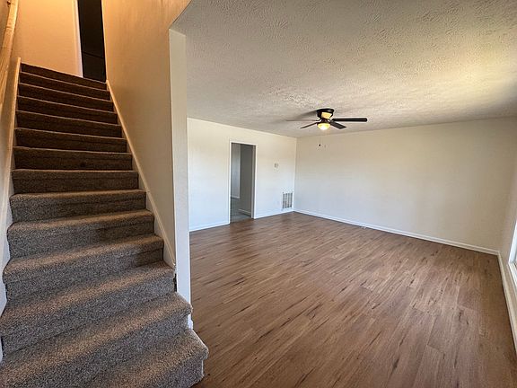 4th image of 109 Lakeview Dr #5