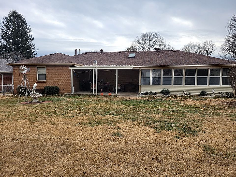 2nd image of 809 W Kingsley St