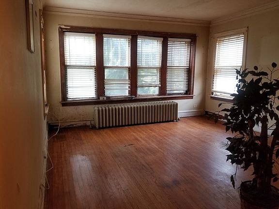 4th image of 6515 N Mozart St