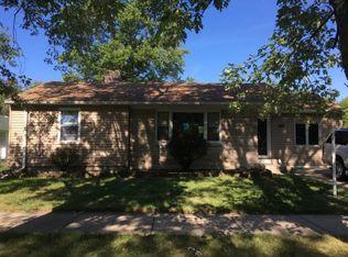 17748 Henry St, Lansing, IL 60438