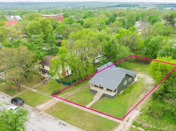 409 N Douglas St, Sedan, KS 67361