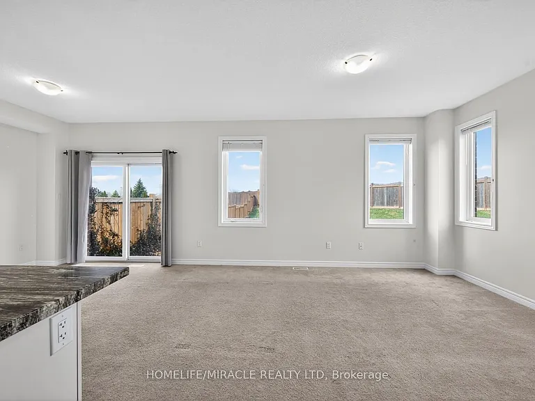 23 Pinot Cres #UPPER — Photo 15
