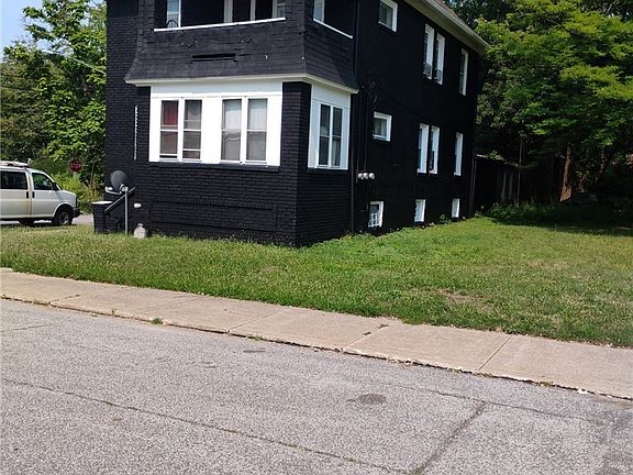2nd image of 10809 Woodstock Ave