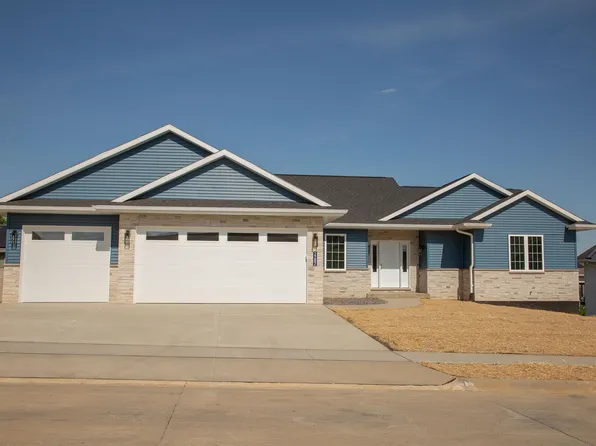 2282 Helle Dr, Asbury, IA 52002