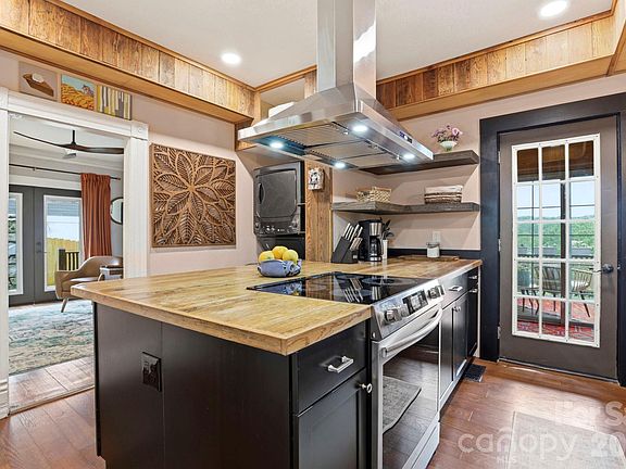 5th image of 60 Roberts St