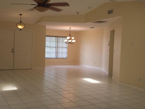 5th image of 10230 SE Volador Cir