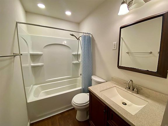5th image of 139 Briarmoor Ln