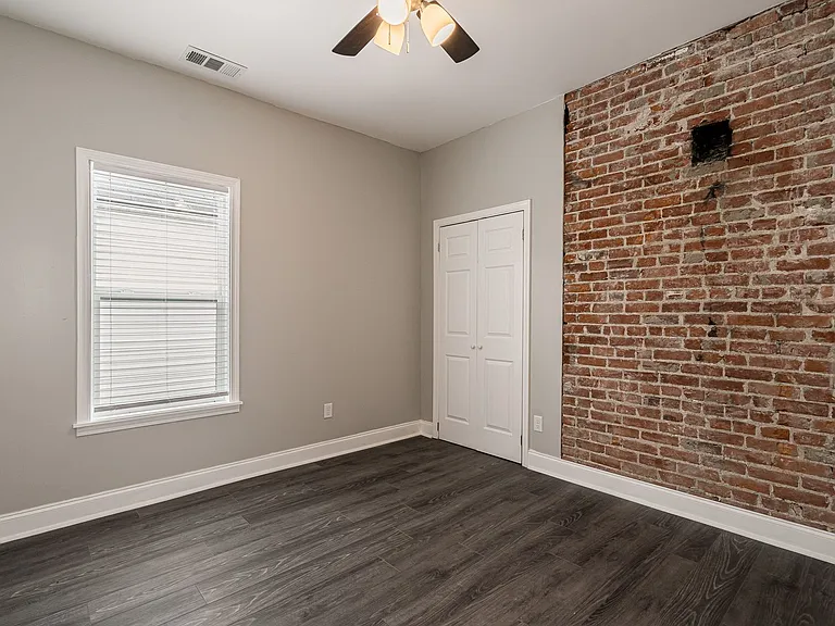 806 Longfield Ave — Photo 24